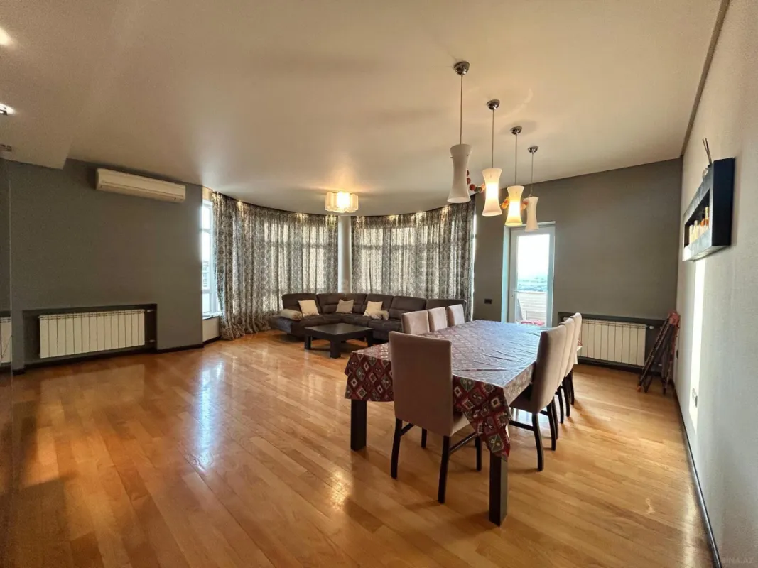 Kirayə verilir 4 otaqlı mənzil 190 m²