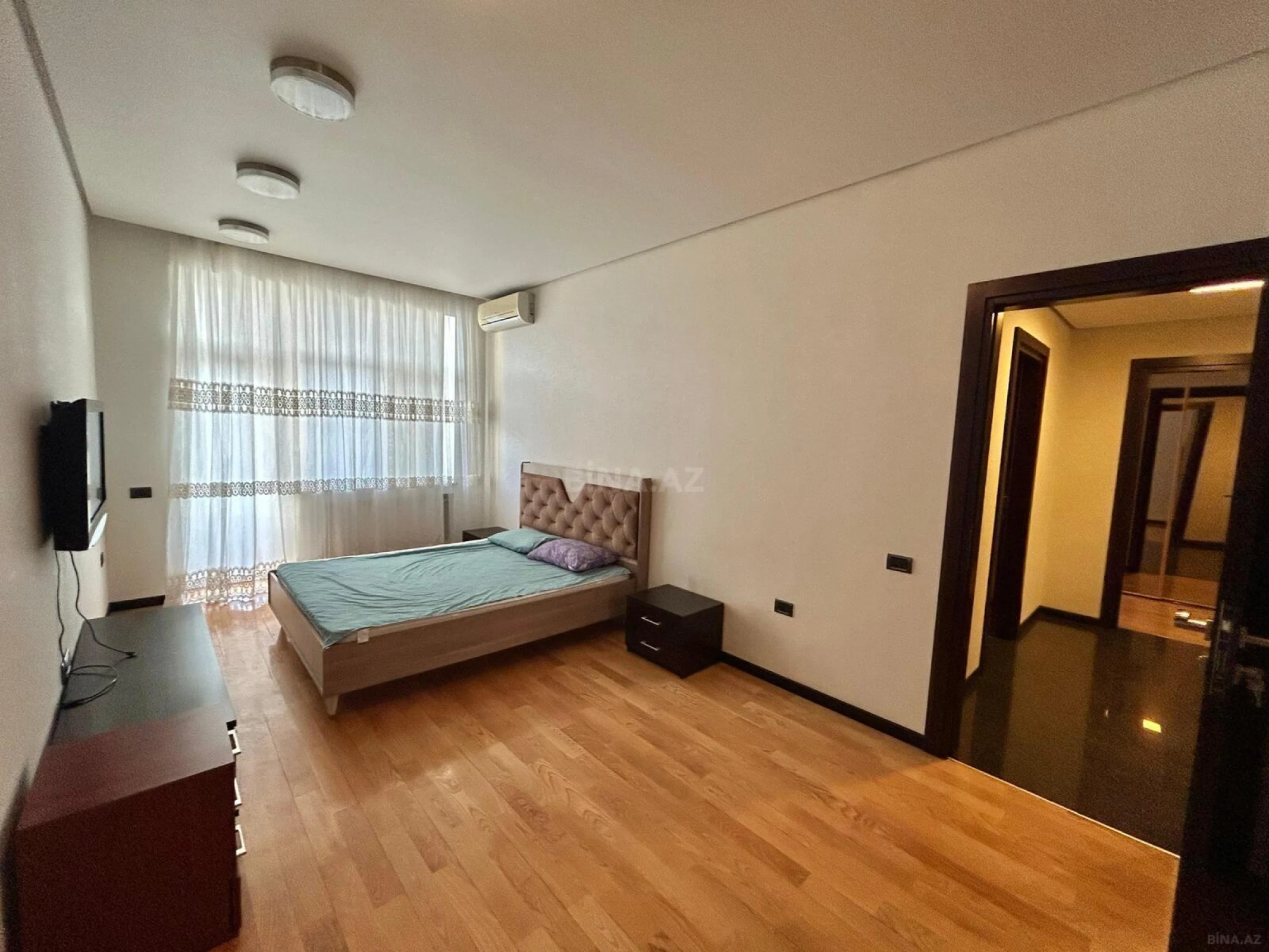 Kirayə verilir 4 otaqlı mənzil 190 m²