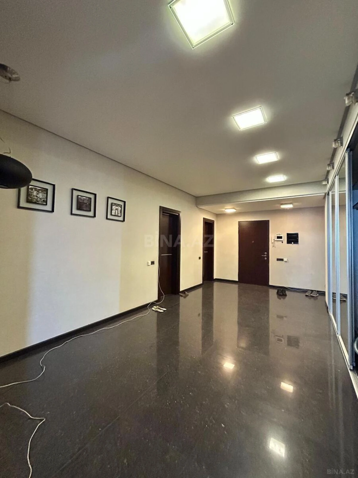 Kirayə verilir 4 otaqlı mənzil 190 m²