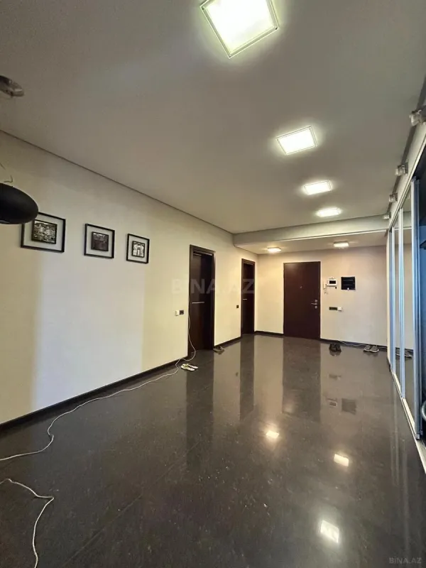Kirayə verilir 4 otaqlı mənzil 190 m²