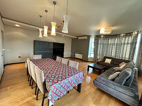 Kirayə verilir 4 otaqlı mənzil 190 m²