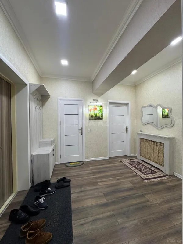 Satılır 2 otaqlı mənzil 88 m²