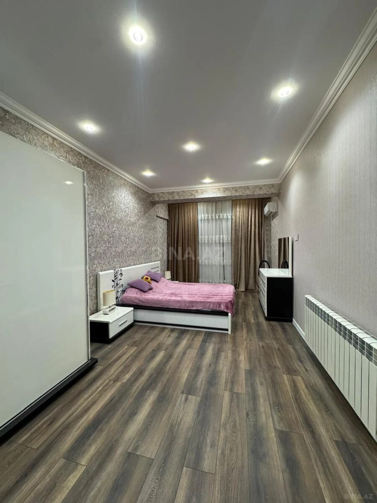 Satılır 2 otaqlı mənzil 88 m²