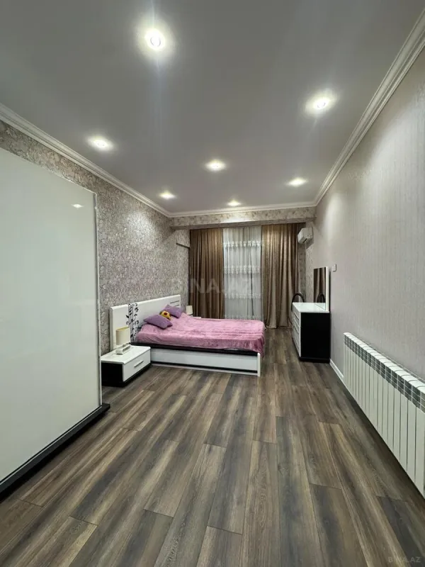 Satılır 2 otaqlı mənzil 88 m²