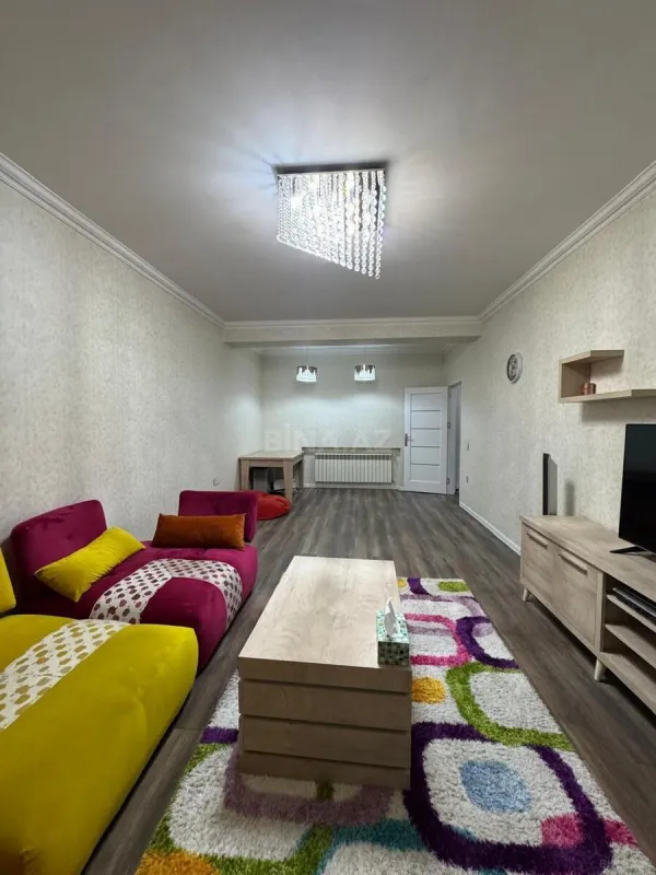 Satılır 2 otaqlı mənzil 88 m²
