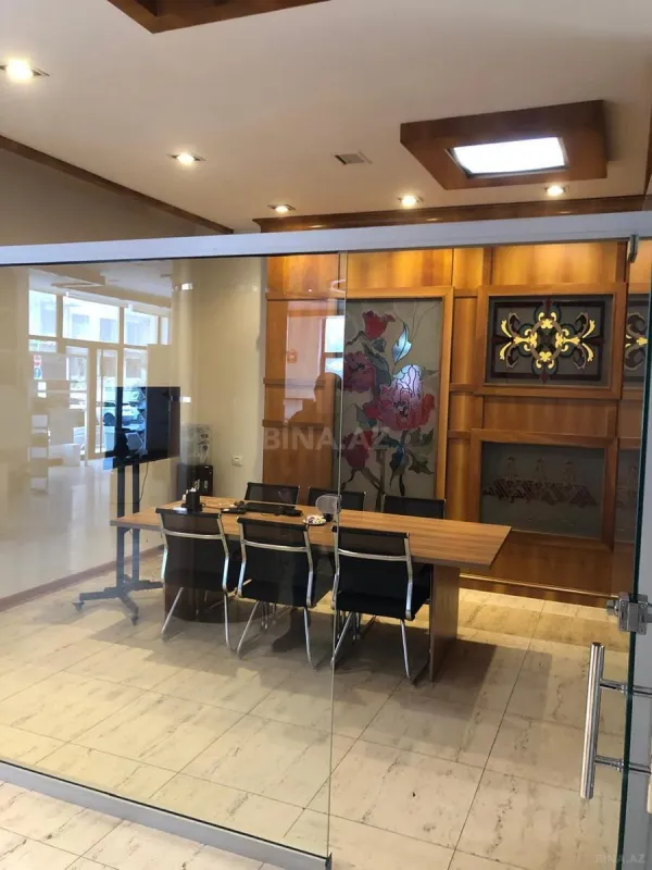 Kirayə verilir 7 otaqlı ofis 220 m²