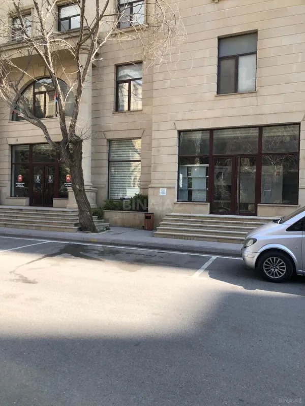 Kirayə verilir 7 otaqlı ofis 220 m²