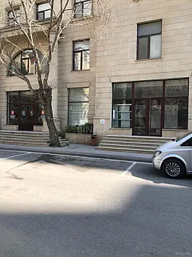 Kirayə verilir 7 otaqlı ofis 220 m²