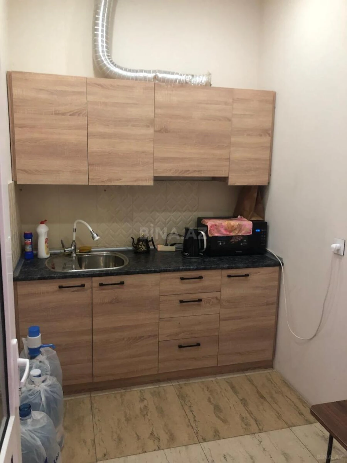 Kirayə verilir 7 otaqlı ofis 220 m²