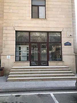 Kirayə verilir 7 otaqlı ofis 220 m²