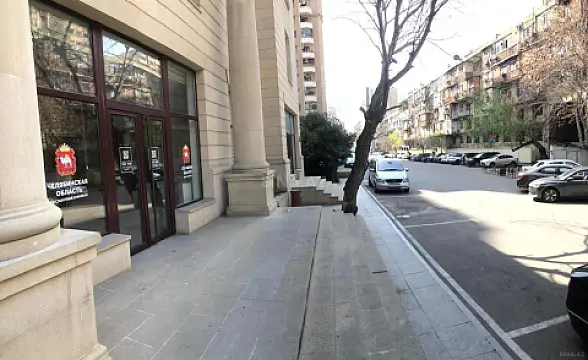 Kirayə verilir 7 otaqlı ofis 220 m² — Bakı 7 otaq 220.00 m²