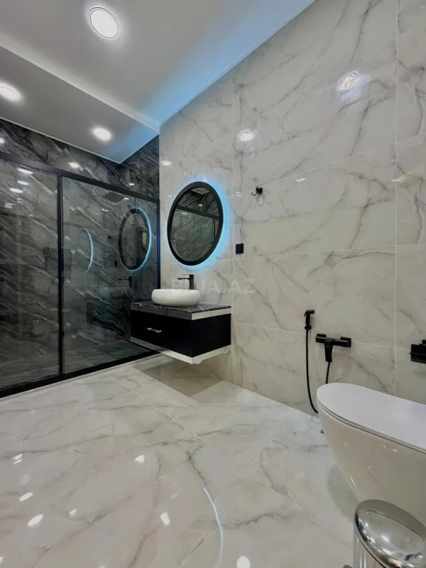 Satılır 4 otaqlı həyət evi 202 m²