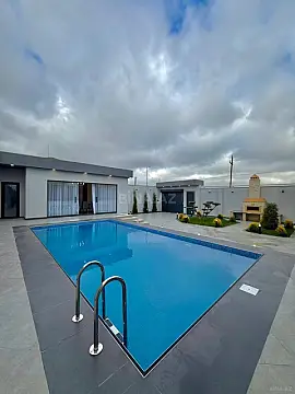 Satılır 4 otaqlı həyət evi 202 m²