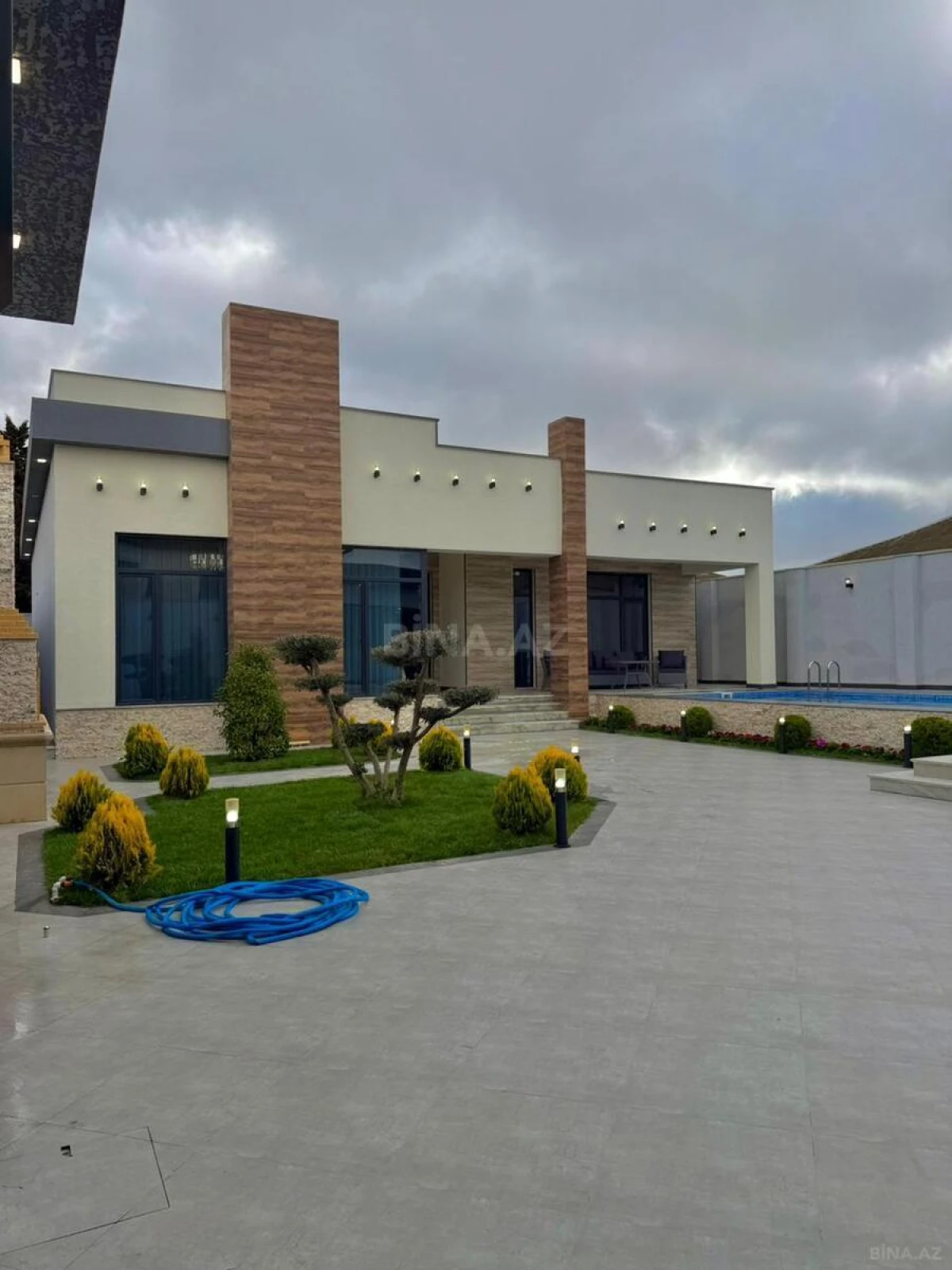 Satılır 4 otaqlı həyət evi 202 m²