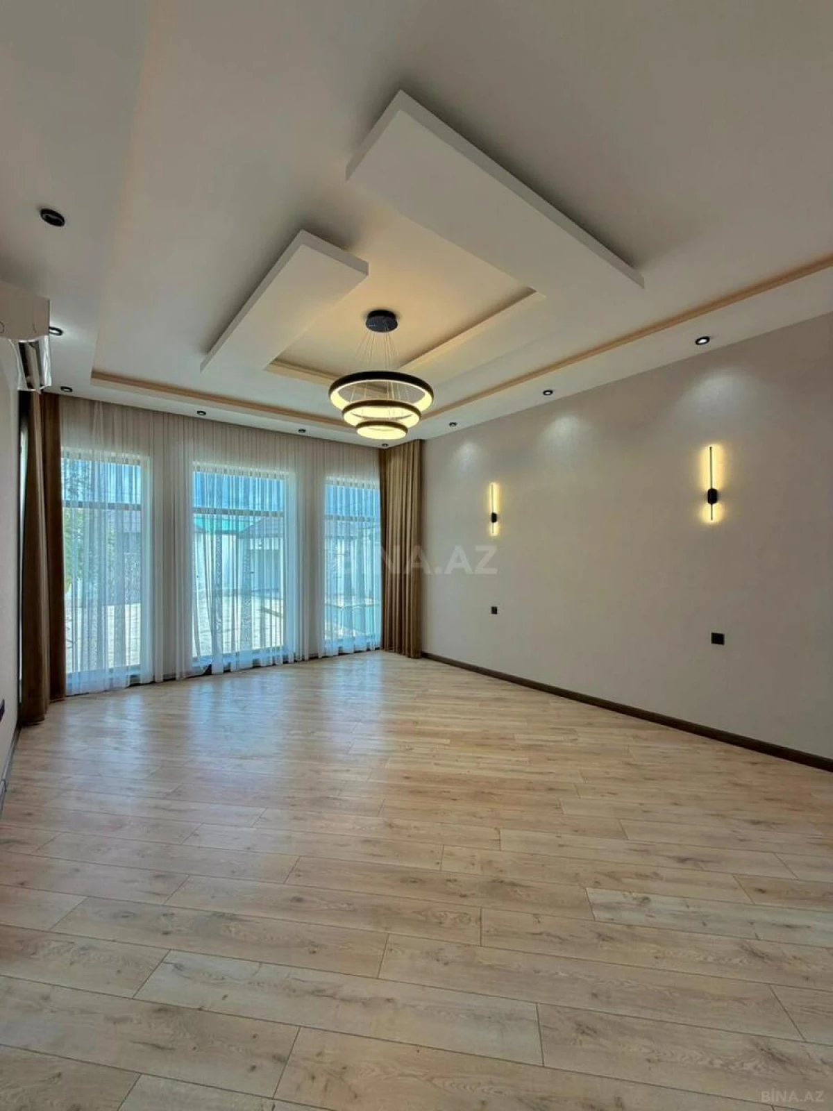 Satılır 4 otaqlı həyət evi 180 m²