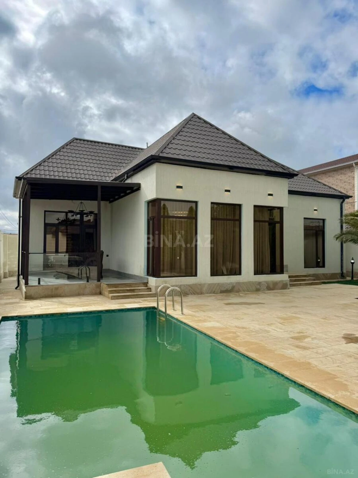 Satılır 4 otaqlı həyət evi 180 m²