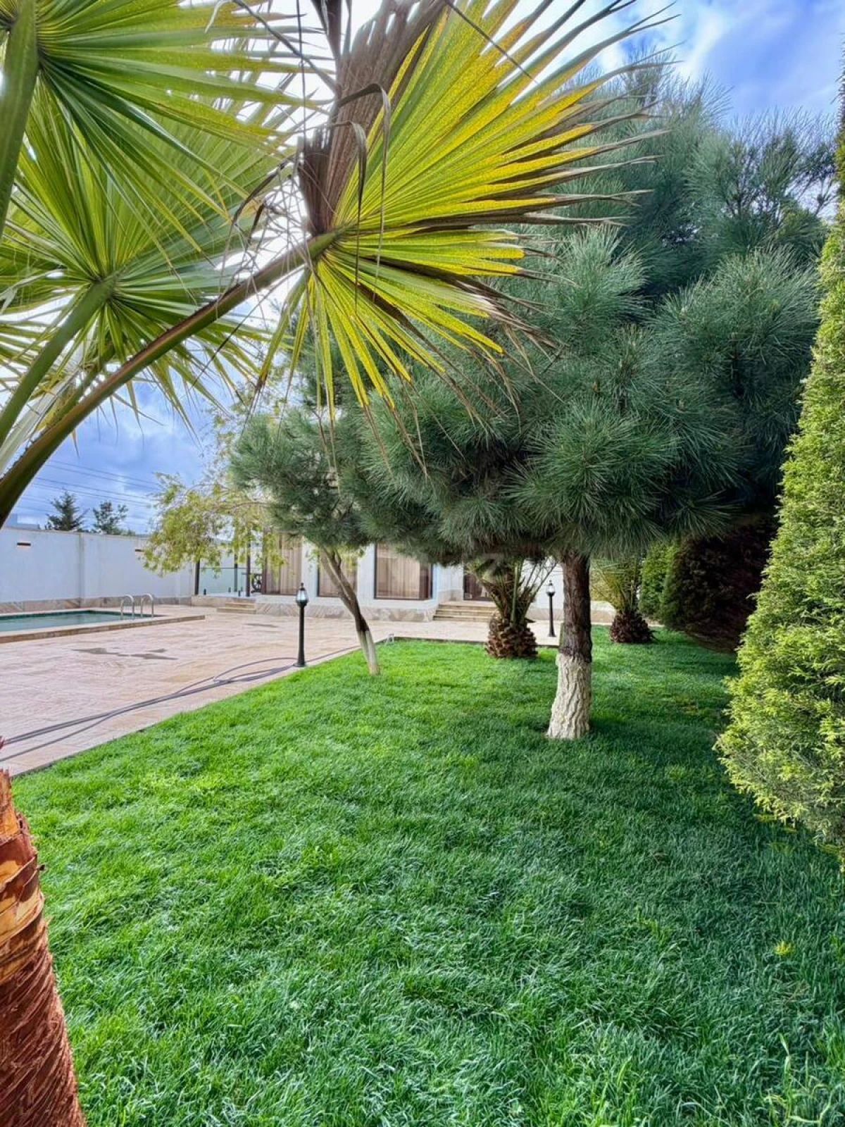 Satılır 4 otaqlı həyət evi 180 m²