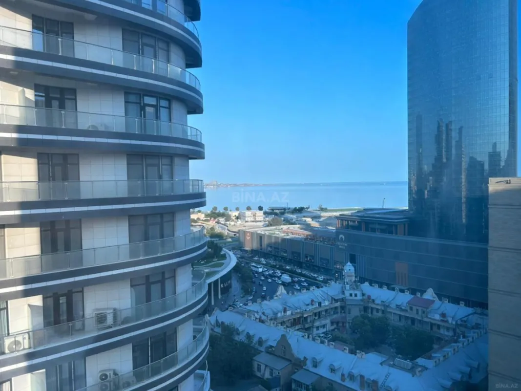 Satılır 3 otaqlı mənzil 137 m²