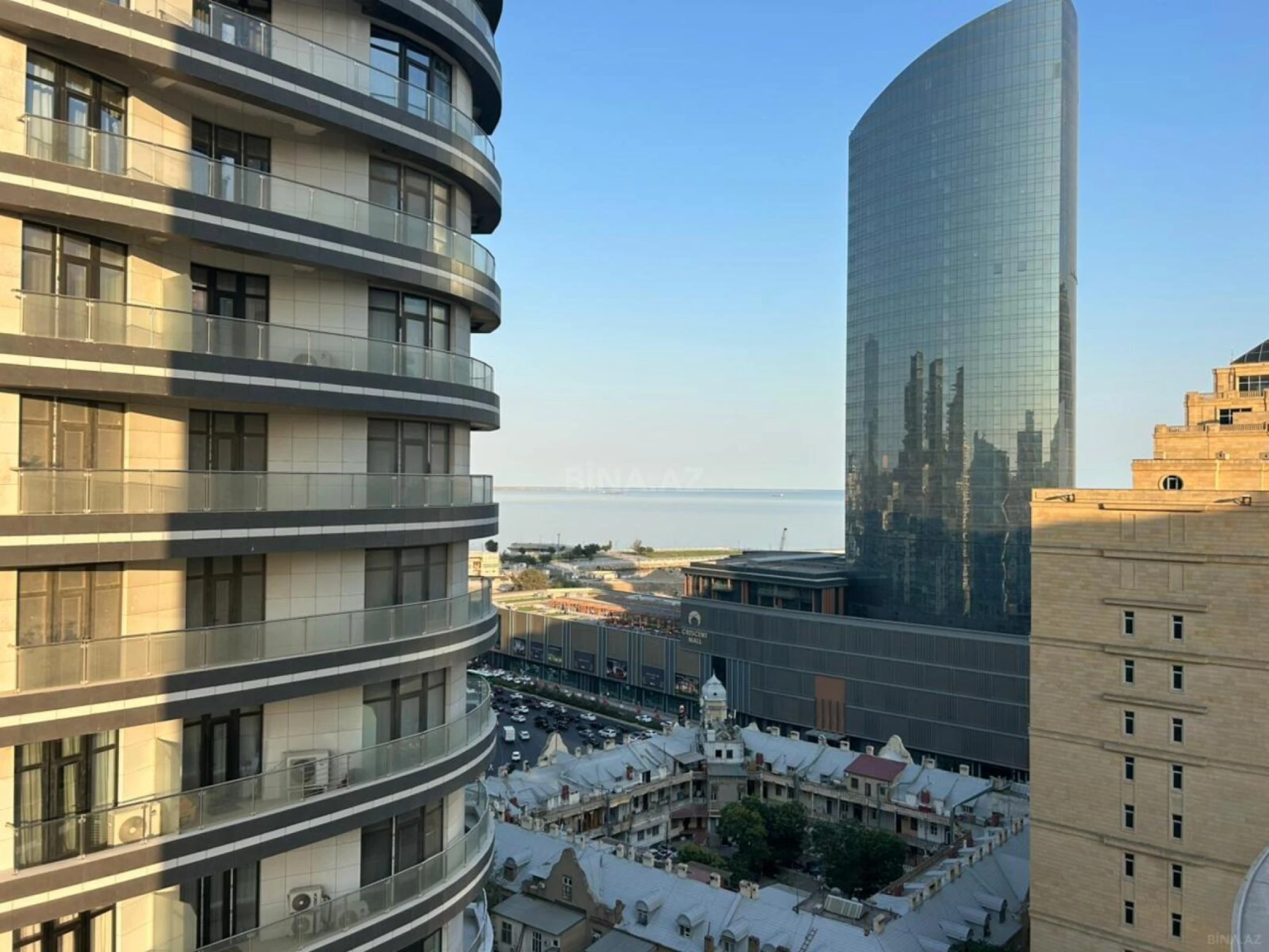 Satılır 3 otaqlı mənzil 137 m²