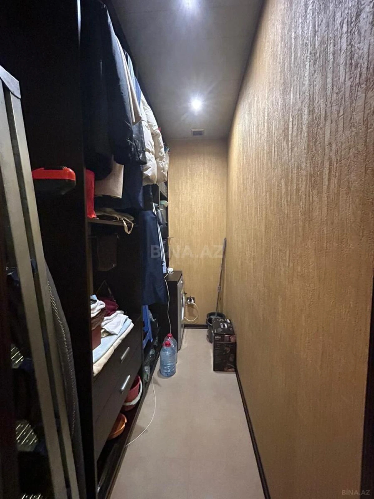 Satılır 3 otaqlı mənzil 137 m²