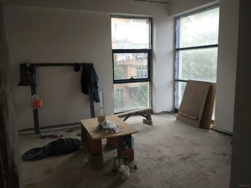 Satılır 2 otaqlı mənzil 72 m²