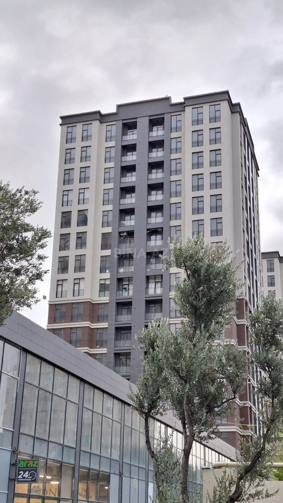 Satılır 2 otaqlı mənzil 72 m²