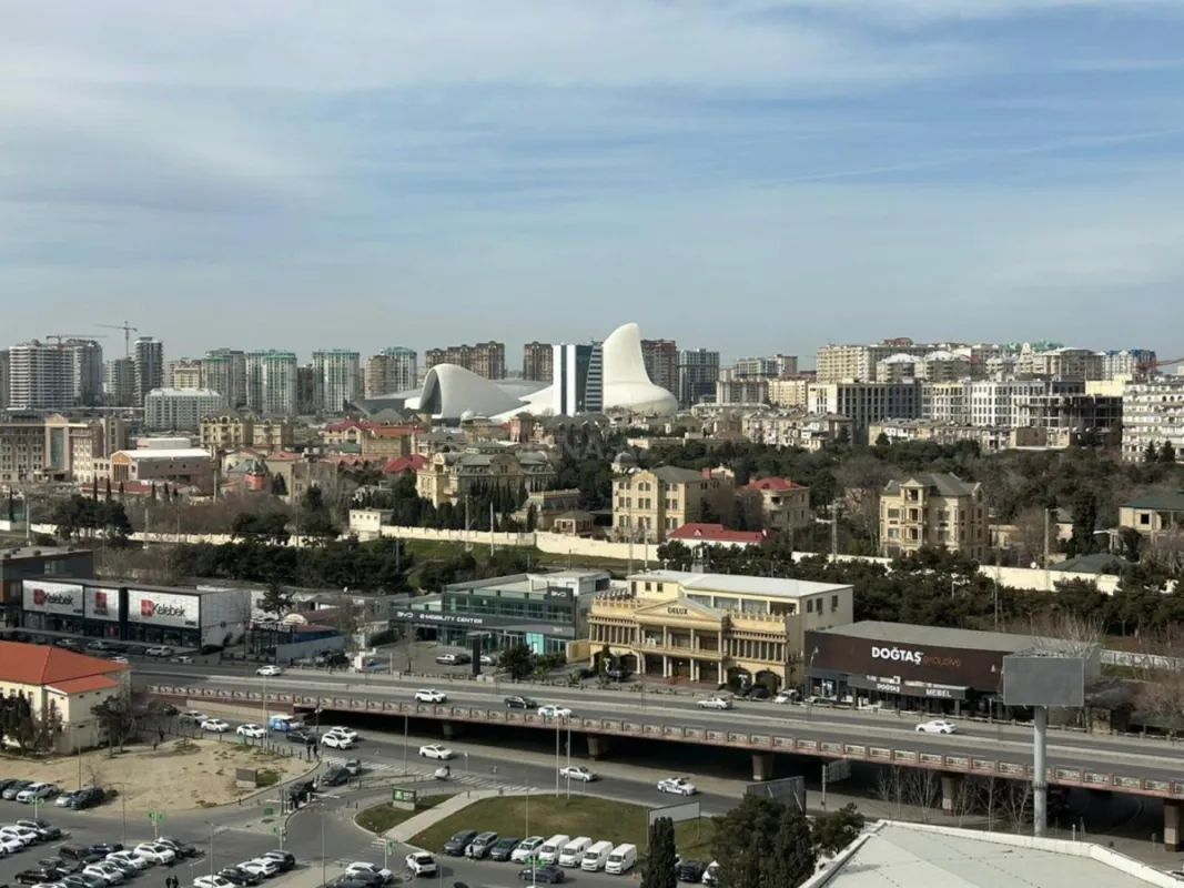 Satılır 3 otaqlı mənzil 95 m²