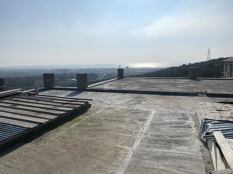 Satılır 12 otaqlı həyət evi 6000 m²