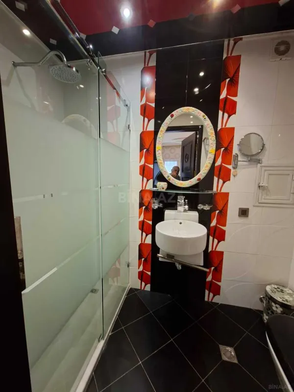 Satılır 4 otaqlı mənzil 185 m²