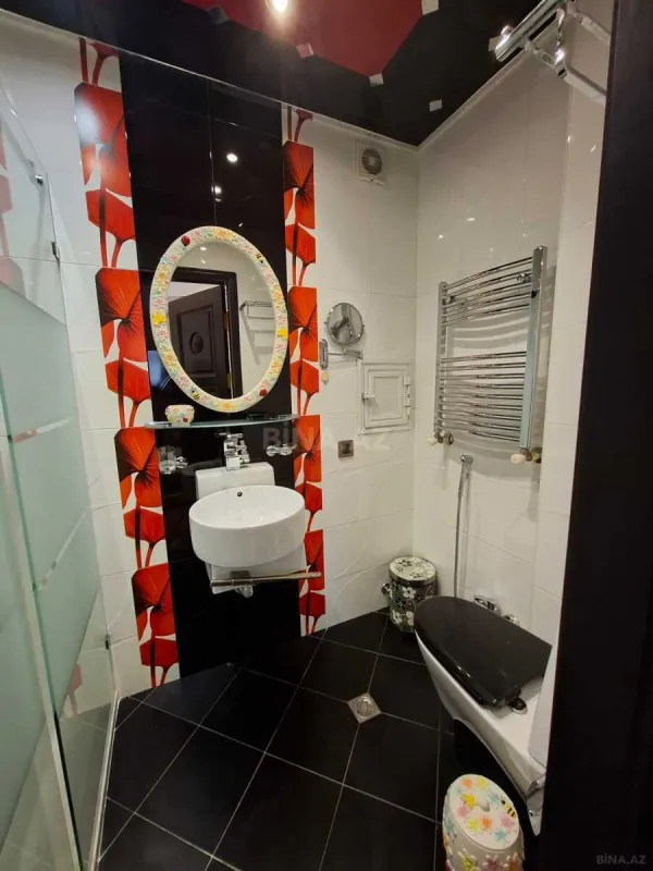 Satılır 4 otaqlı mənzil 185 m²