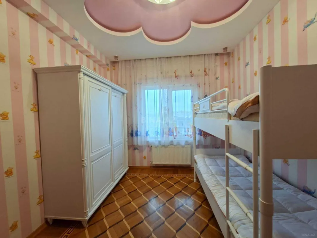 Satılır 4 otaqlı mənzil 185 m²