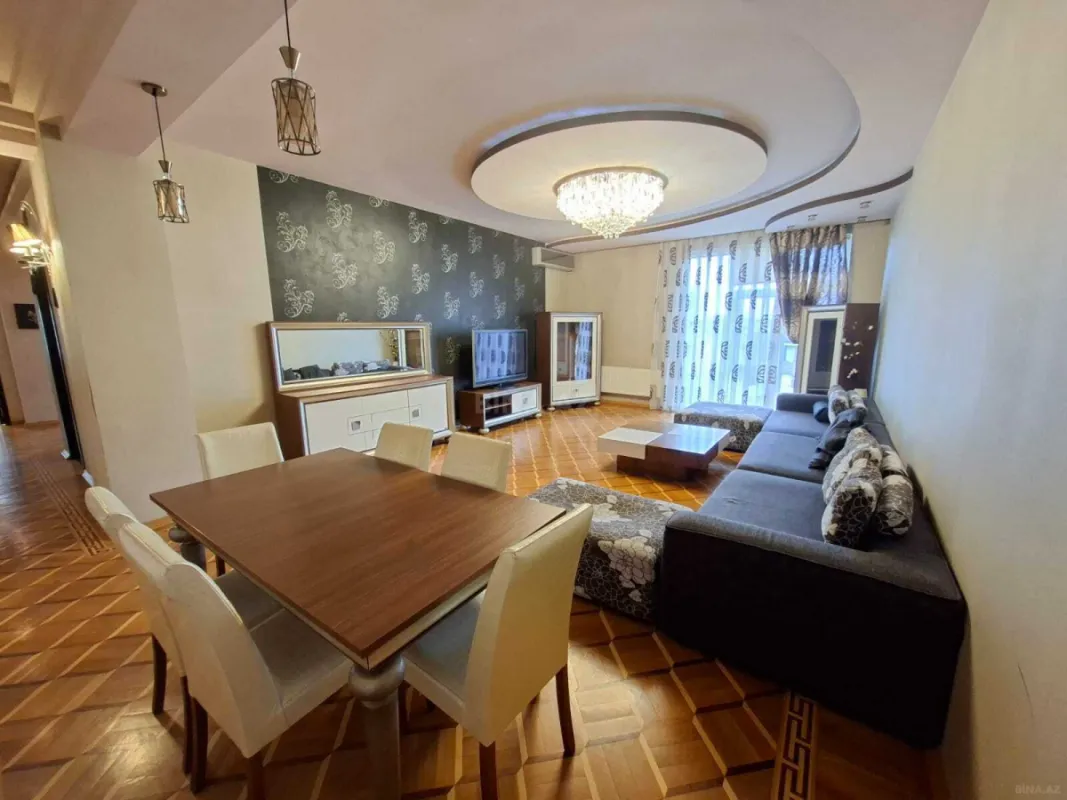 Satılır 4 otaqlı mənzil 185 m²
