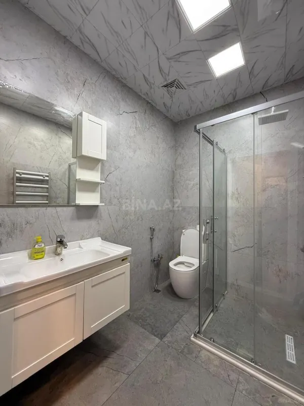 Kirayə verilir 2 otaqlı mənzil 75 m²