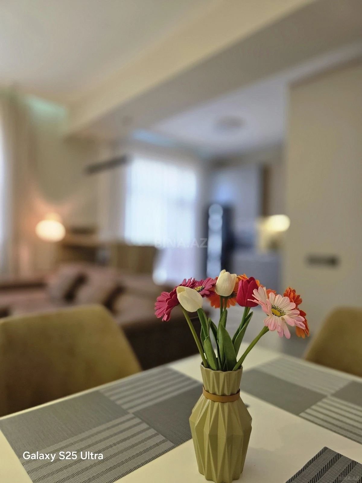 Kirayə verilir 2 otaqlı mənzil 90 m²