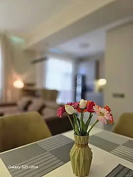 Kirayə verilir 2 otaqlı mənzil 90 m²