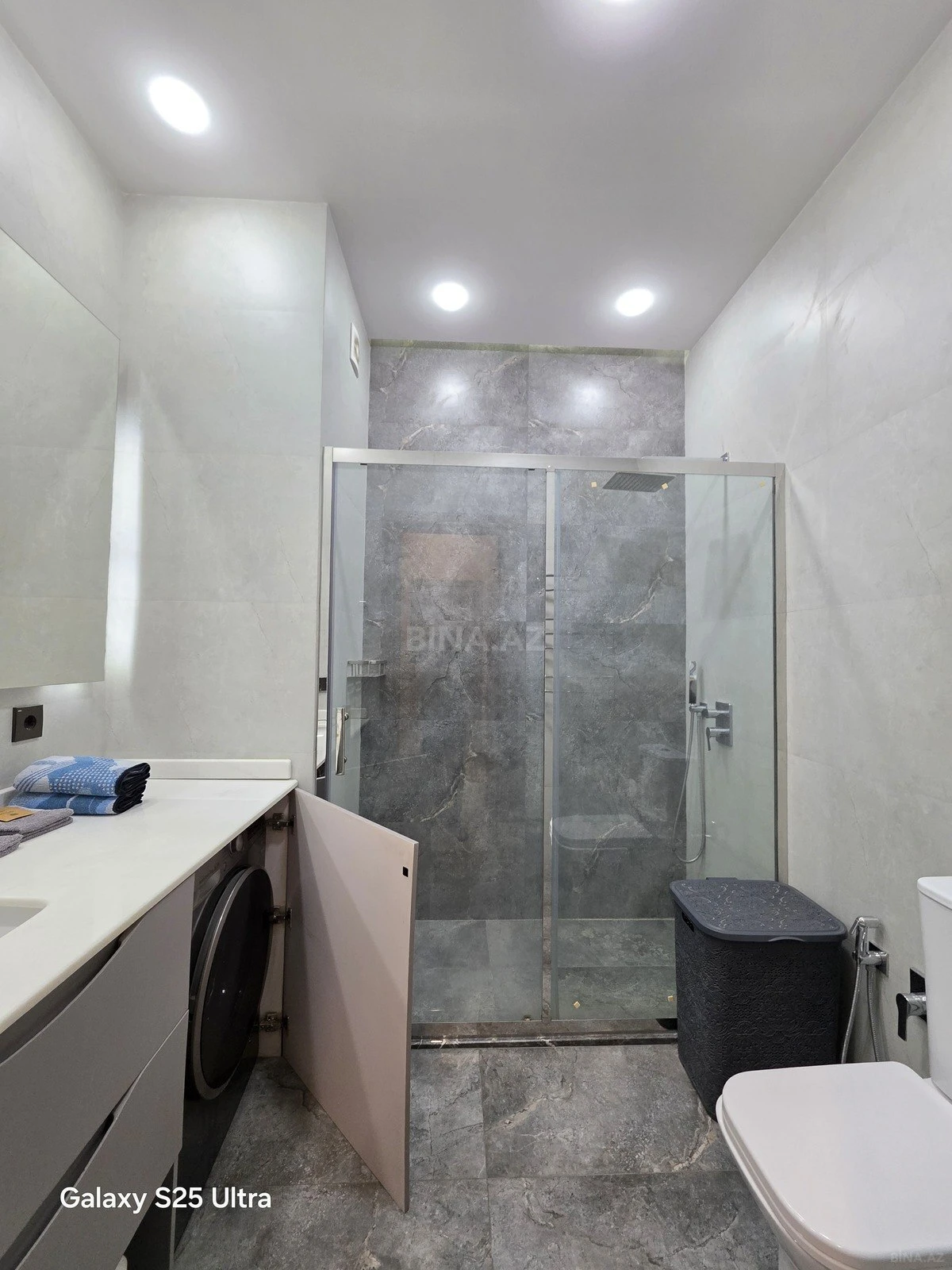 Kirayə verilir 2 otaqlı mənzil 90 m²