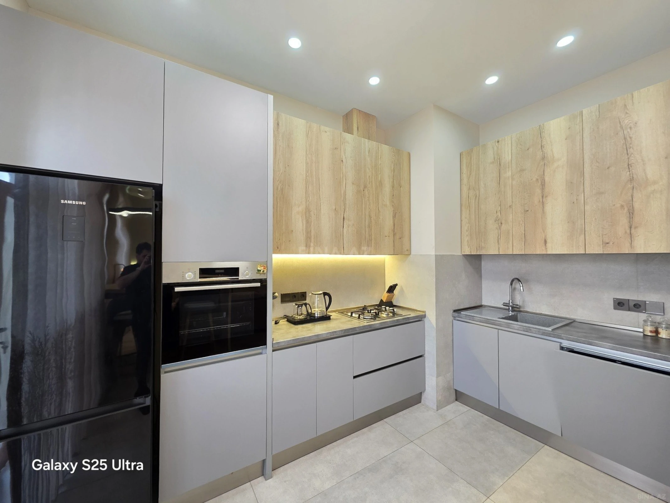 Kirayə verilir 2 otaqlı mənzil 90 m²