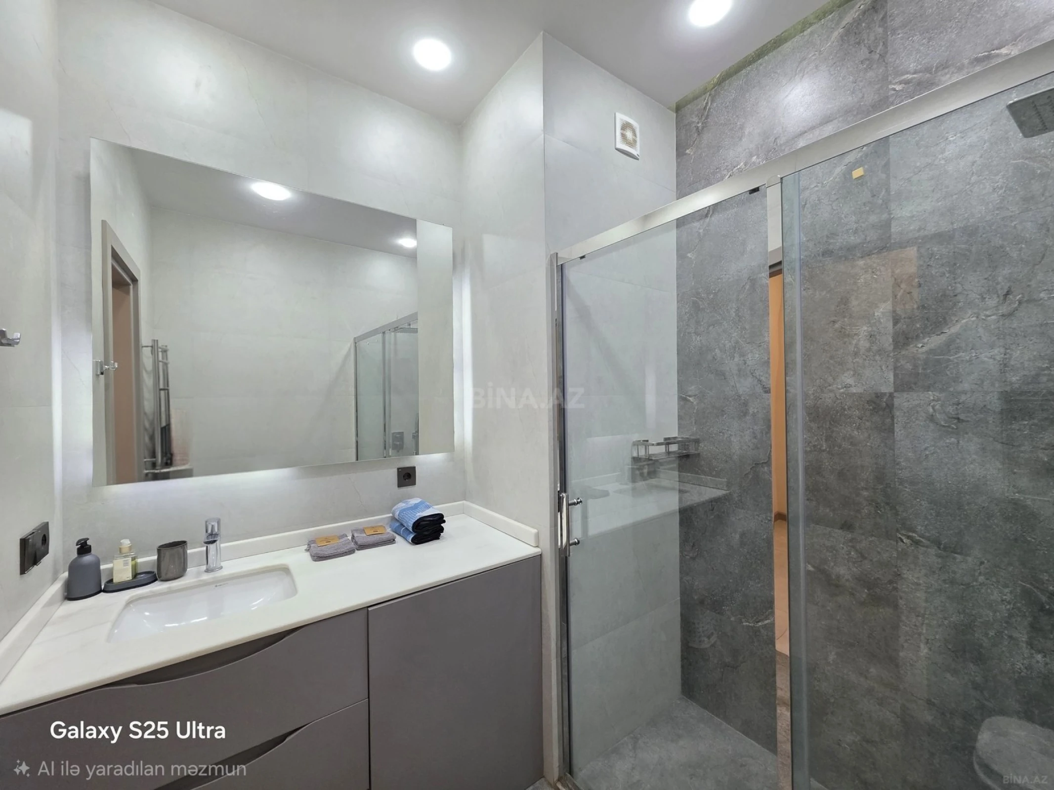 Kirayə verilir 2 otaqlı mənzil 90 m²