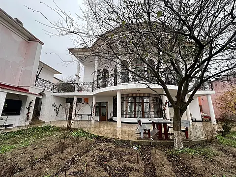 Kirayə verilir 9 otaqlı həyət evi 350 m² — Bakı, Badamdar 9 otaq 350.00 m²