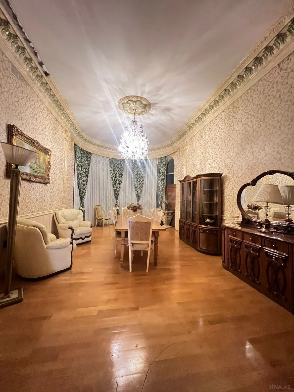 Kirayə verilir 9 otaqlı həyət evi 350 m²