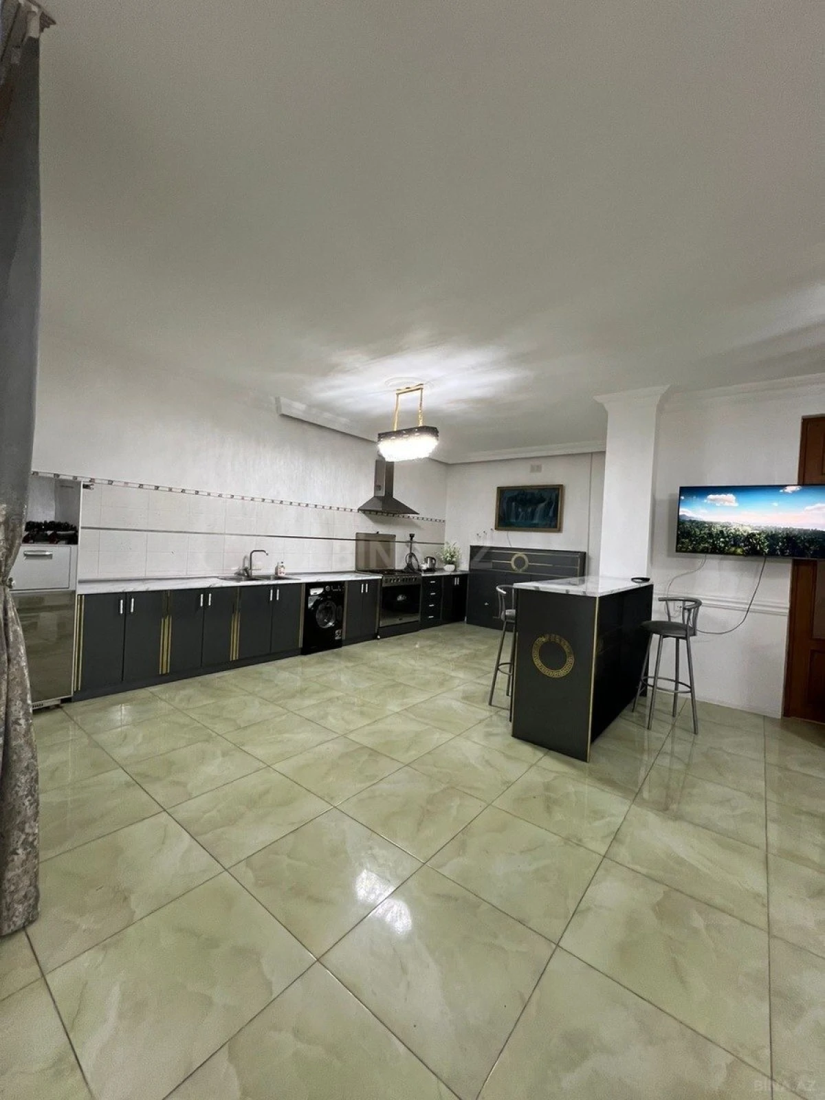 Kirayə verilir 9 otaqlı həyət evi 350 m²