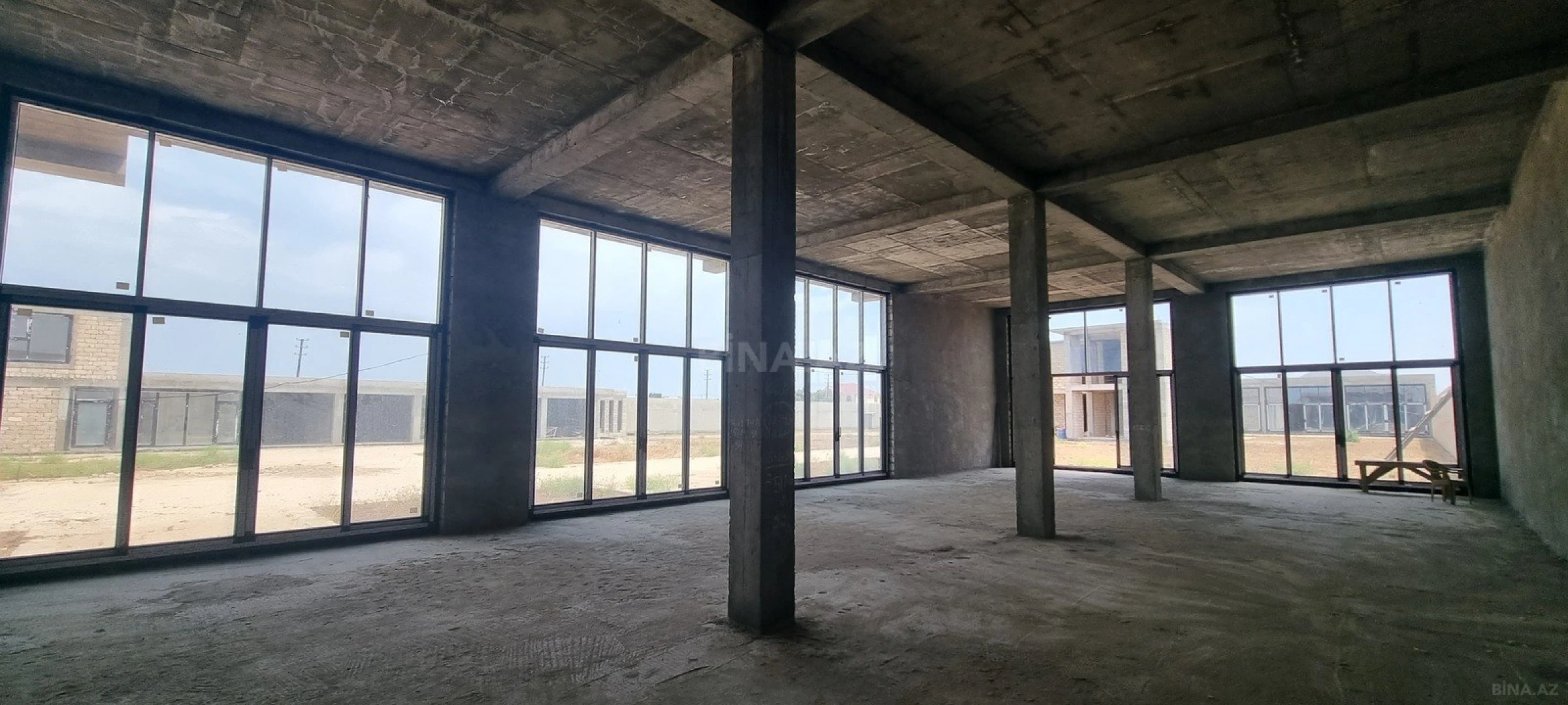 Satılır 10 otaqlı həyət evi 1200 m²