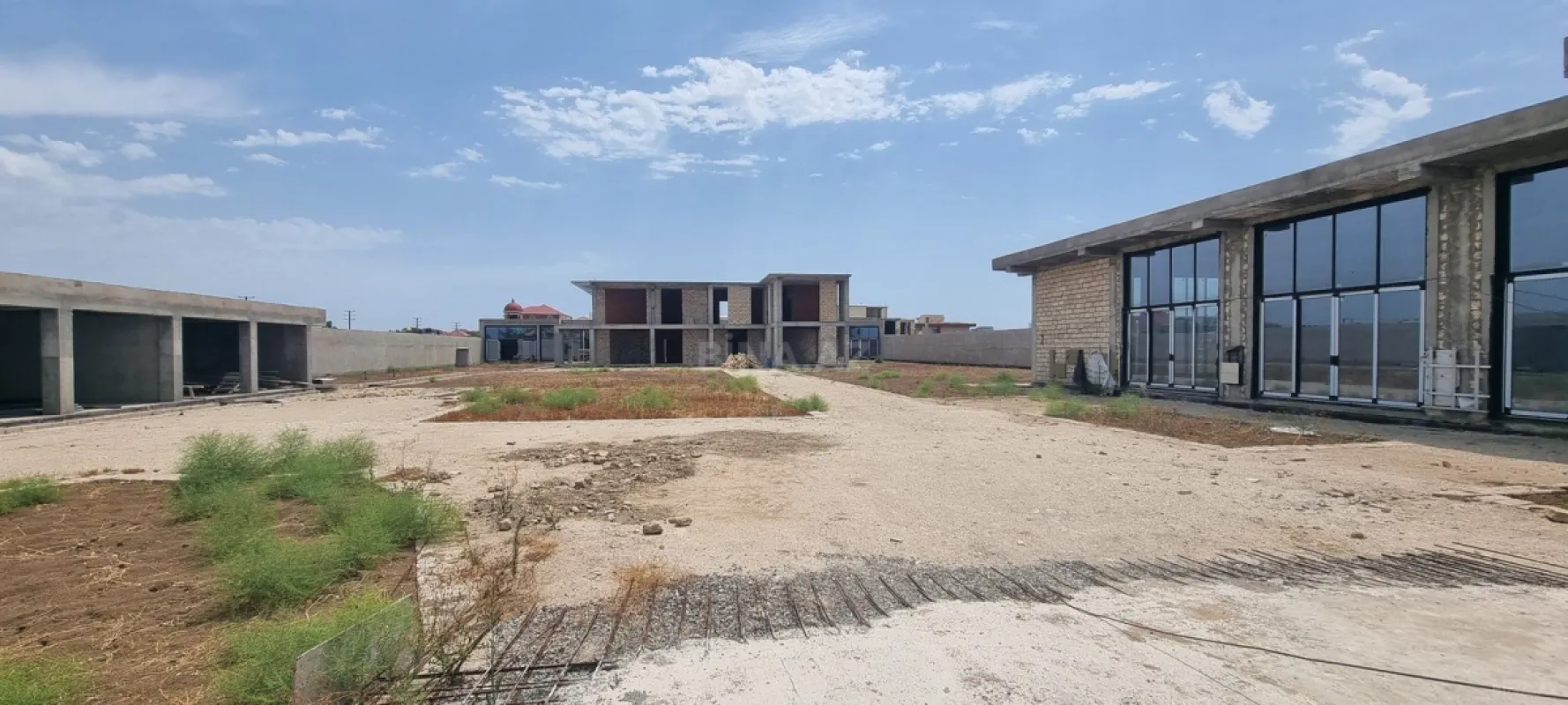 Satılır 10 otaqlı həyət evi 1200 m²