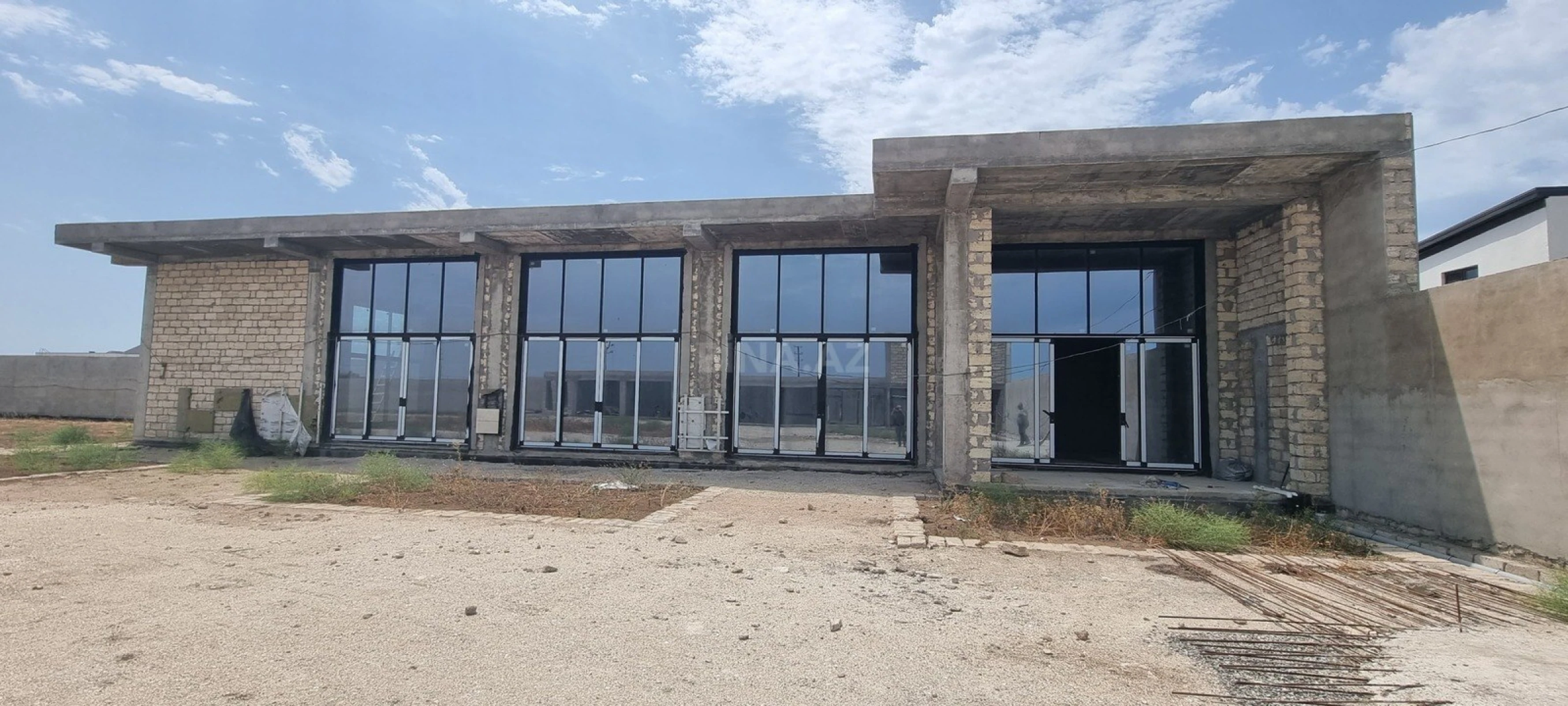 Satılır 10 otaqlı həyət evi 1200 m²