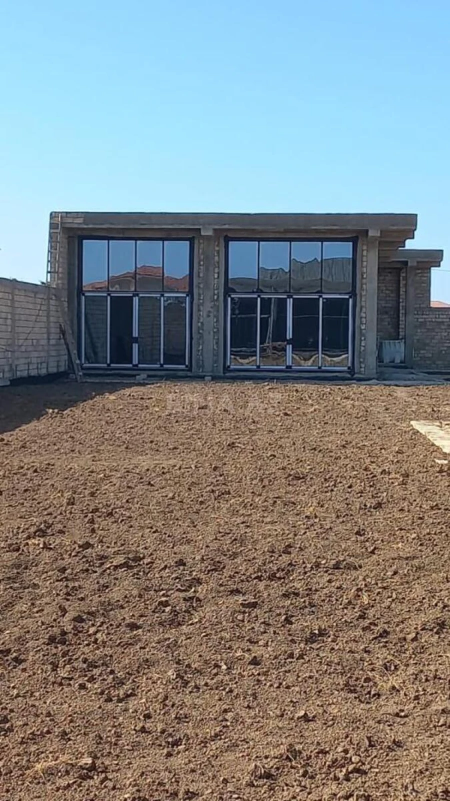 Satılır 10 otaqlı həyət evi 1200 m²