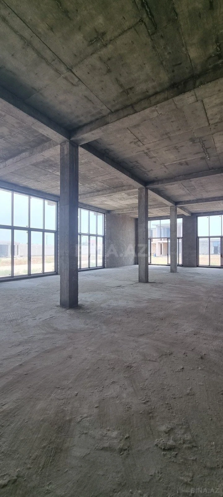 Satılır 10 otaqlı həyət evi 1200 m²