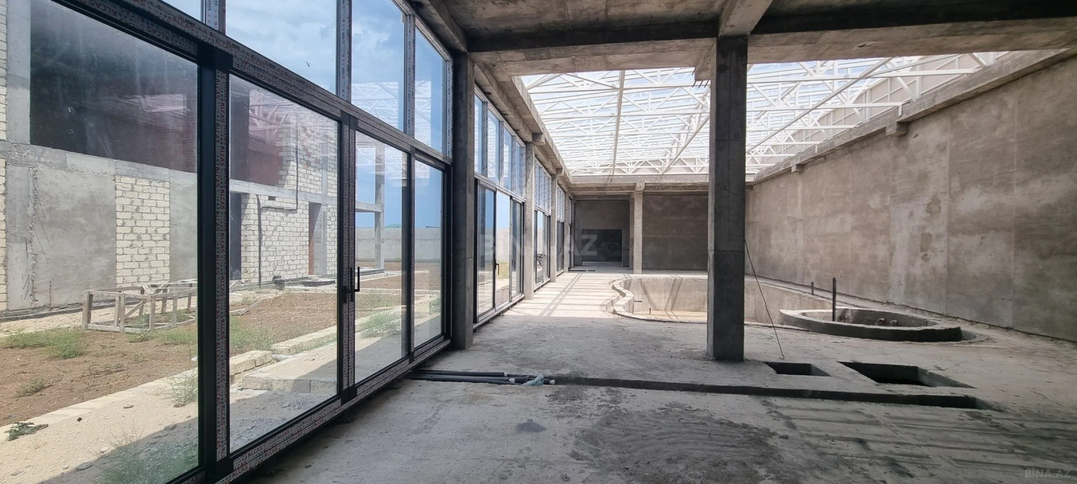 Satılır 10 otaqlı həyət evi 1200 m²