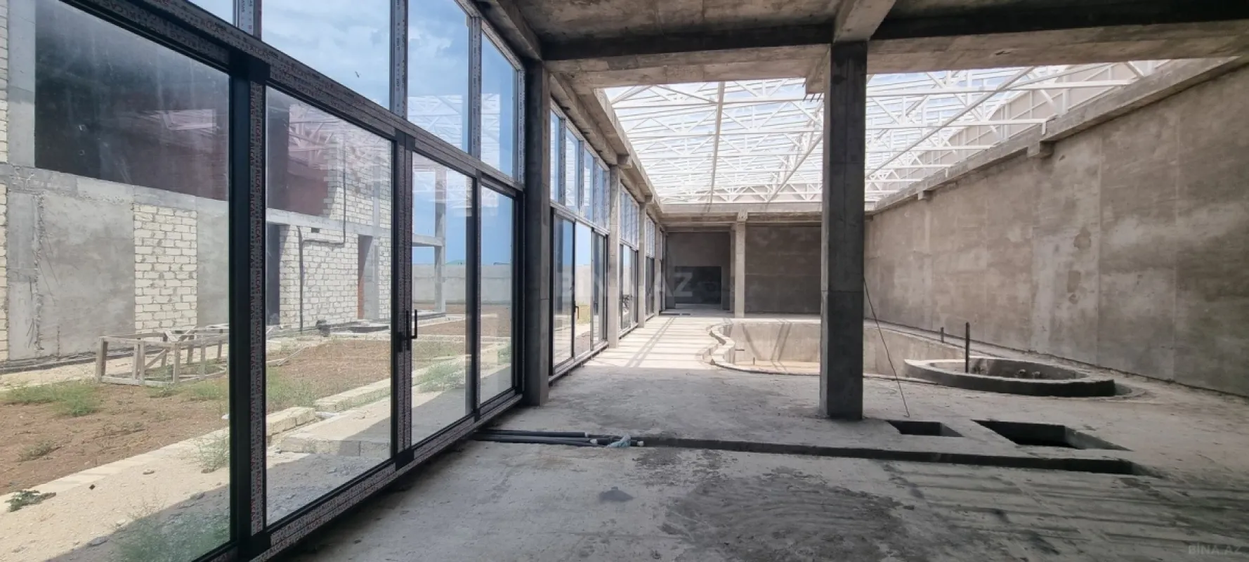 Satılır 10 otaqlı həyət evi 1200 m²