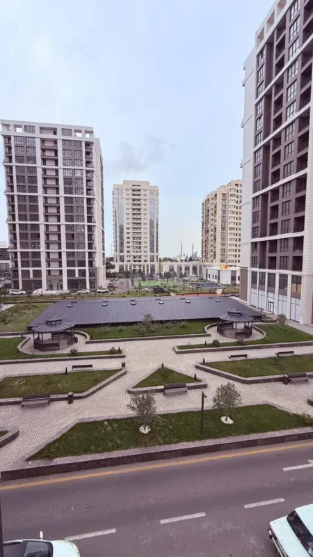 Satılır 3 otaqlı mənzil 147 m²