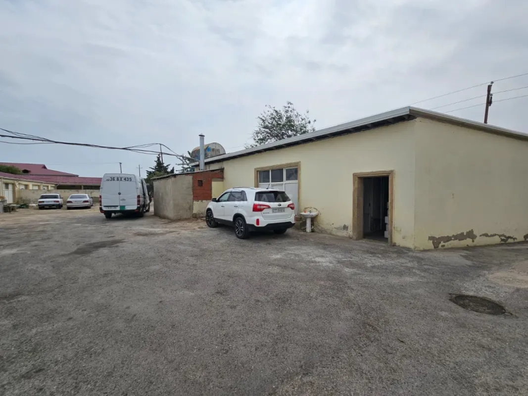 Satılır obyekt 700 m²